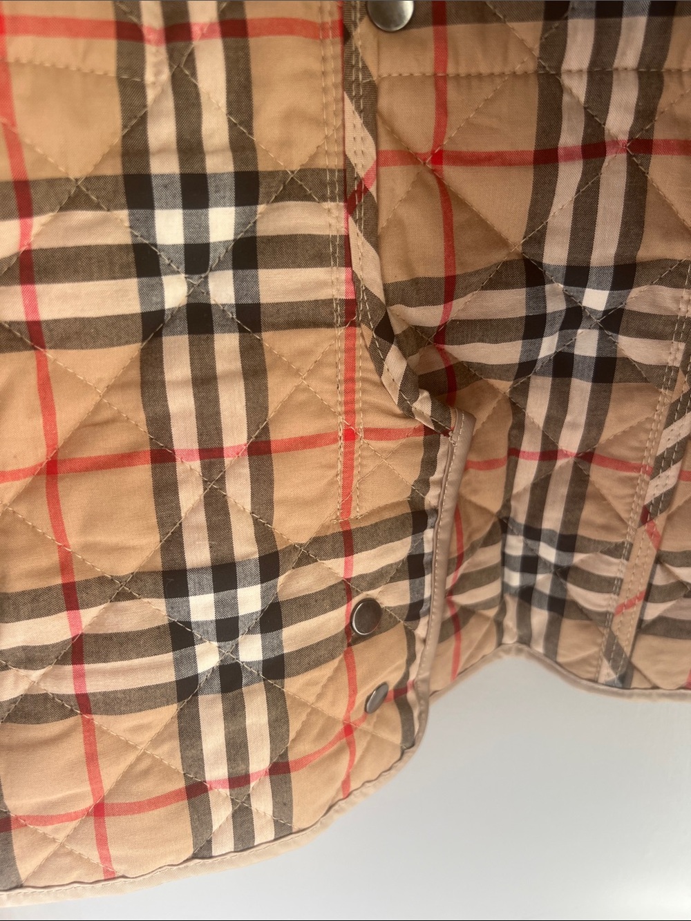 Burberry Quilted Beige Puffer Coat with Signature Check Lining - Picture 4 of 10